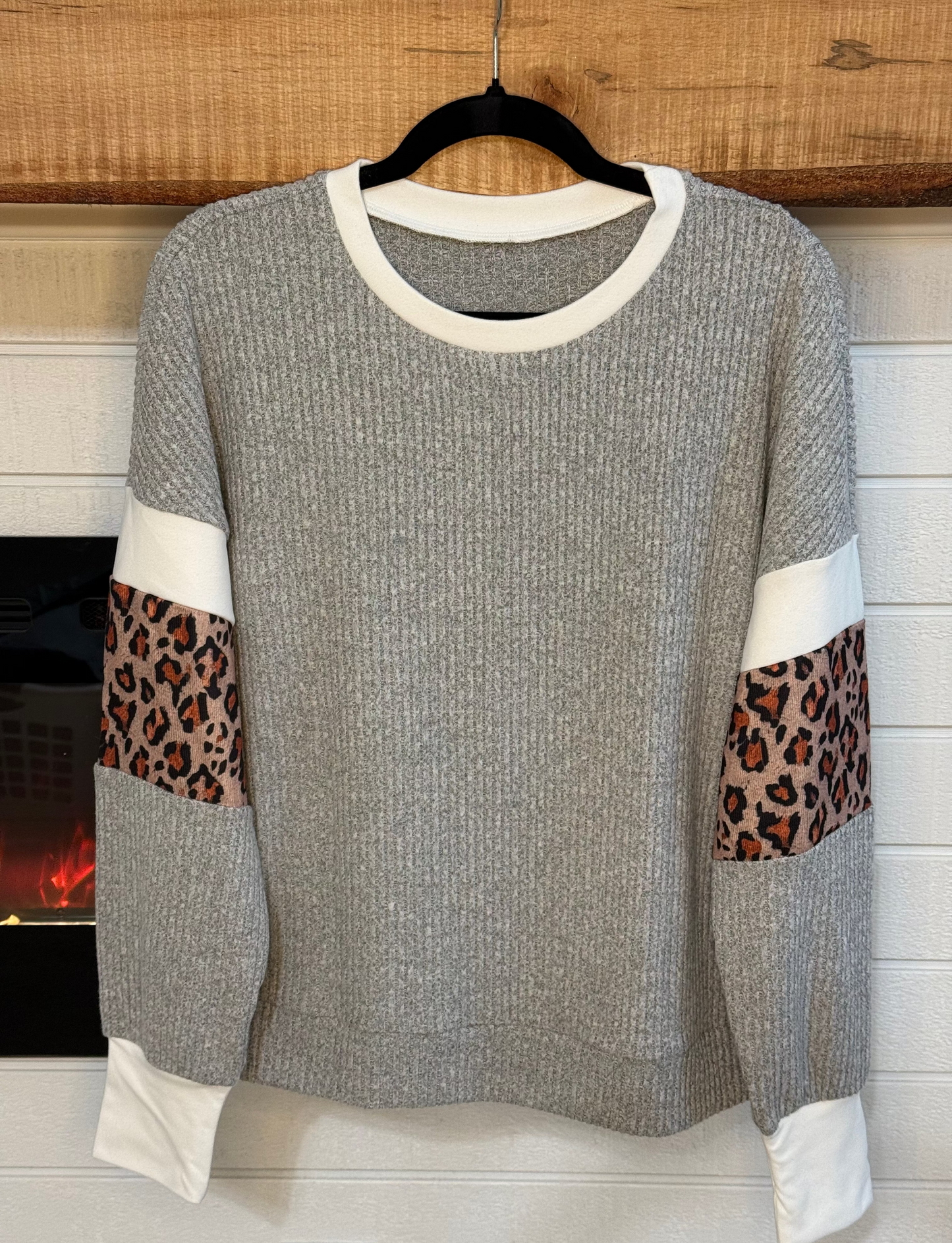 Gray Leopard Print Sleeve Colorblock Ribbed Knit Top
